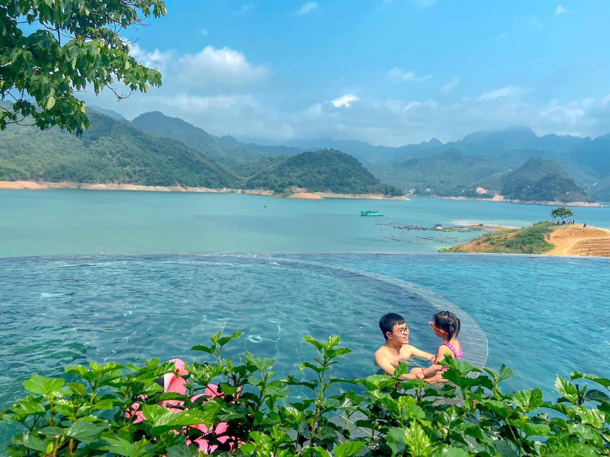 Mai Chau Hideaway Lake Resort Exterior photo